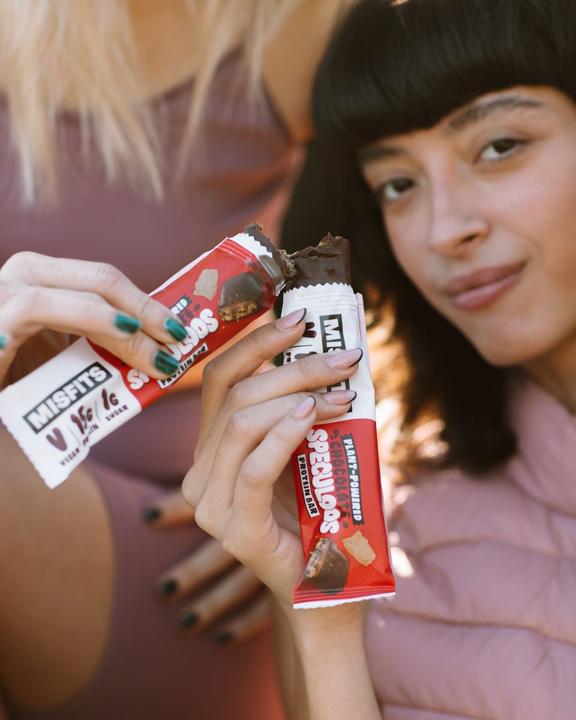 Actual product image Misfits Plant-Powered Chocolate Speculoos Protein Bar (Speculoos, Cocoa, Flan, Chocolate, 1 pcs., 45 g)