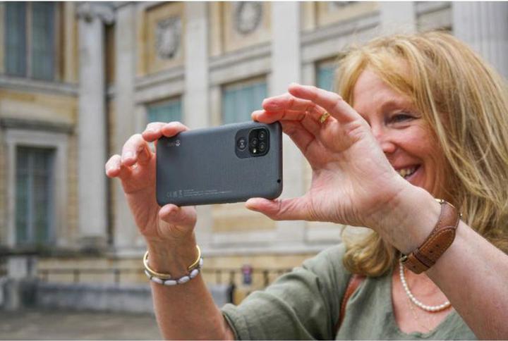 Image du produit Doro 8100 (32 Go, Gris, 6.10", SIM simple, 4G)