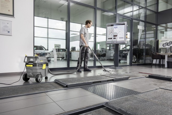 Immagine prodotto Kärcher Professional 30/1 Ap L (Aspirapolvere a umido e a secco)