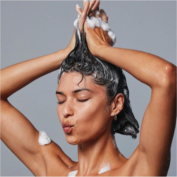 Produktbild Ouai Anti-Dandruff Shampoo (300 ml, Flüssiges Shampoo)