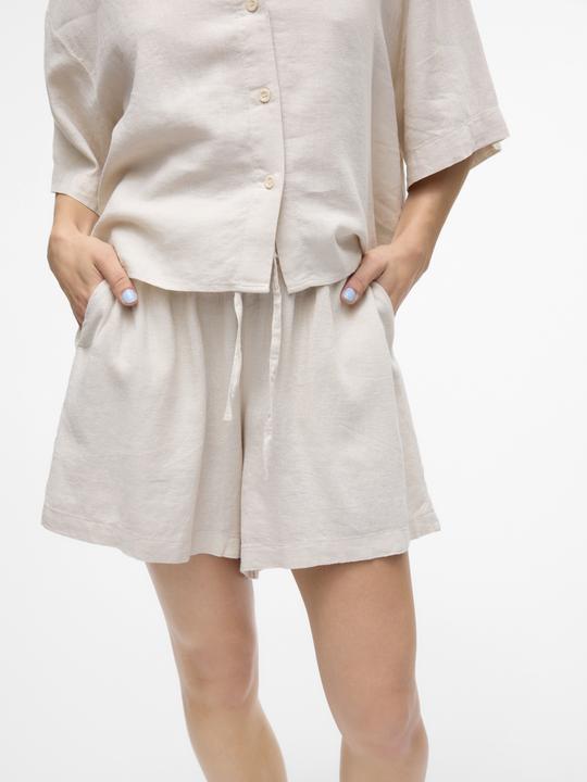 Actual product image Vero Moda Vmlinn Shorts Wvn Noos (L)