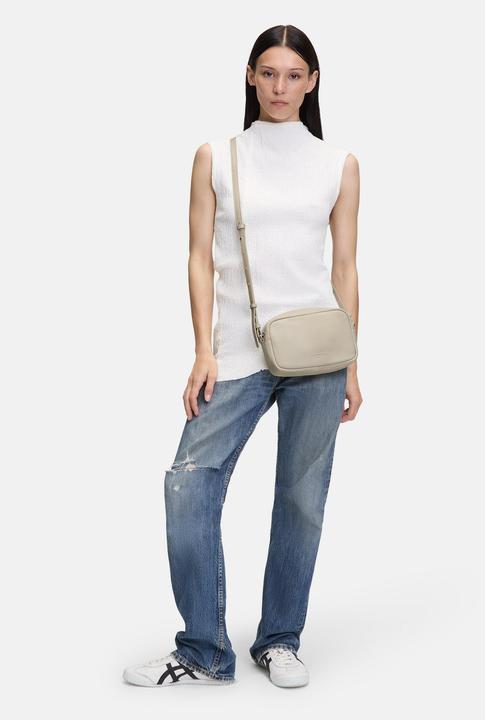 Actual product image Liebeskind Berlin Crossbody Kleine Camera Bag aus weichem Leder