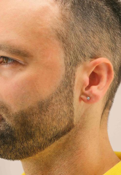 Actual product image Muau Stud earrings 4-handle setting (White gold 750)