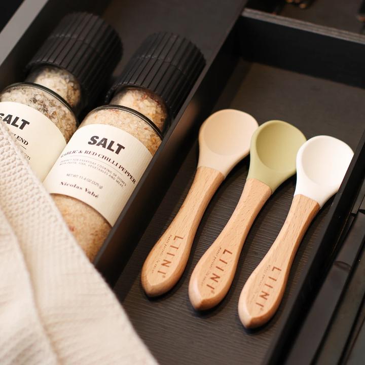 Actual product image Liini Porridge spoon olive