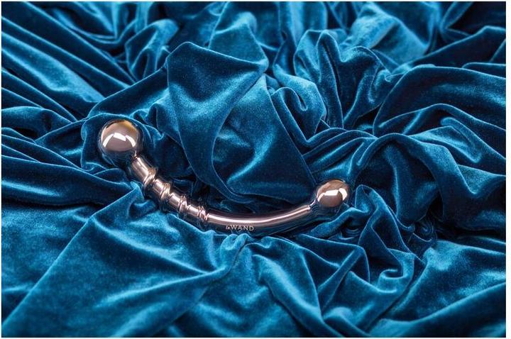 Image du produit Le Wand Gode en acier inoxydable en forme d'arc