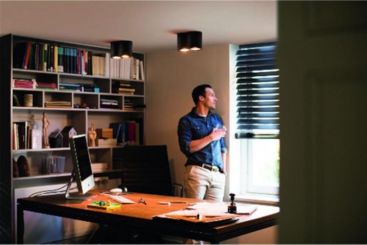 Actual product image Philips Hue Pillar Base BT (700 lm, GU10)