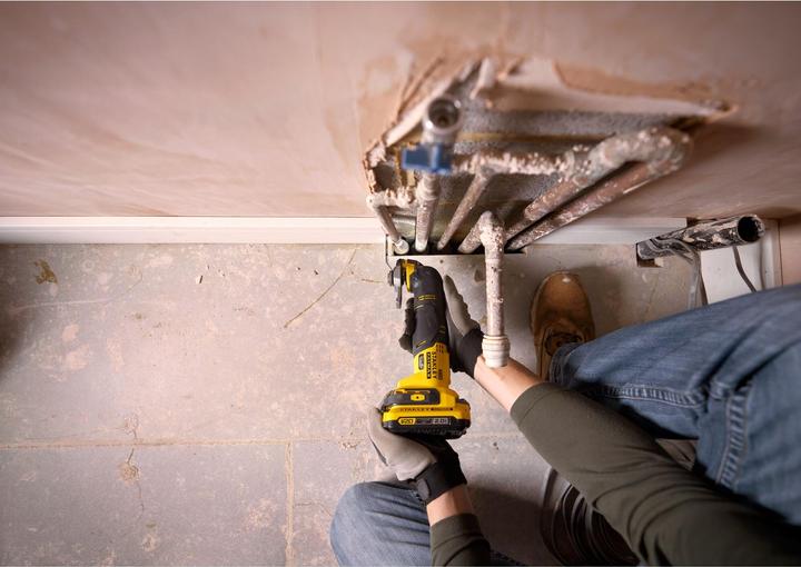 Image du produit Stanley FatMax 18V Battery Multifunction Tool SFMCE500D2K (2.0 Ah, Grinder, Saw & Universal Fair)