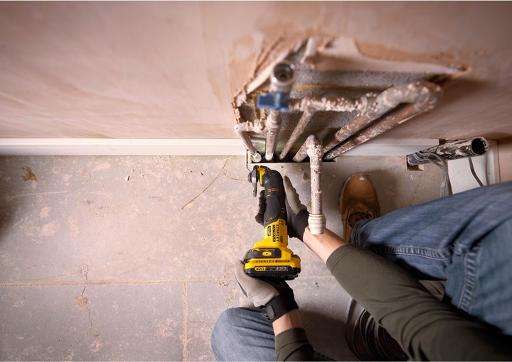 Actual product image Stanley FatMax 18V Battery Multifunction Tool SFMCE500D2K (2.0 Ah, Grinder, Saw & Universal Fair