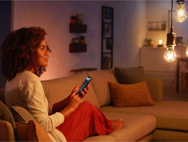 Immagine prodotto Philips Hue Tonalità Bianco BT (E27, 7 W, 550 lm, 1 x, G)