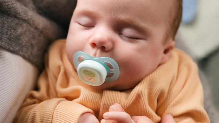 Actual product image Philips Avent Pacifier SCF075/14 ultra start (2x)