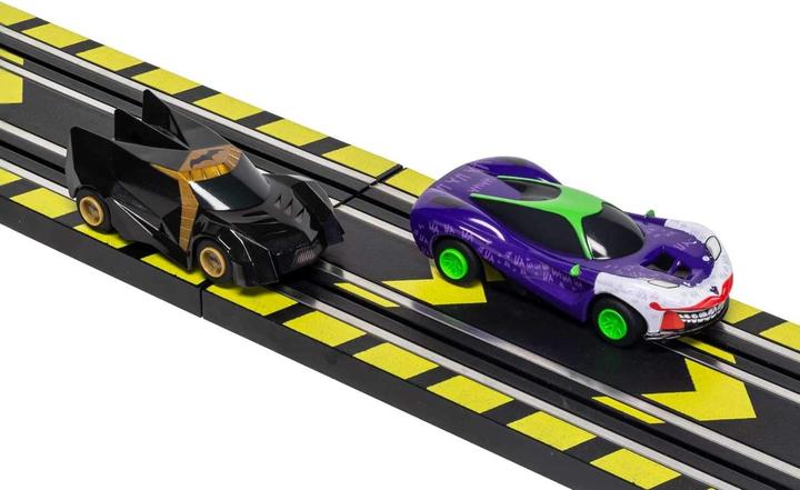 Produktbild Hornby Micro Scalex Batman vs Joker (Battery powered)