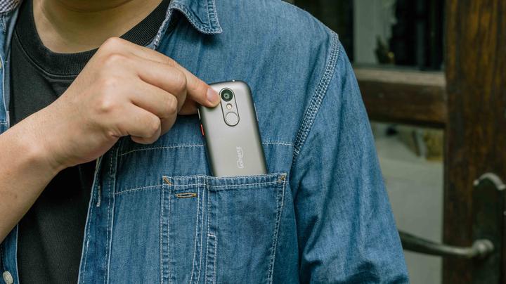 Immagine prodotto Unihertz Gelatina 2E -puhelin, 64/4 Gt, hopea (64 GB, Argento, 3", 4G)