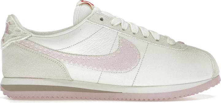 Image du produit Nike Cortez Valentine's Day (2025) (Women's) (36)