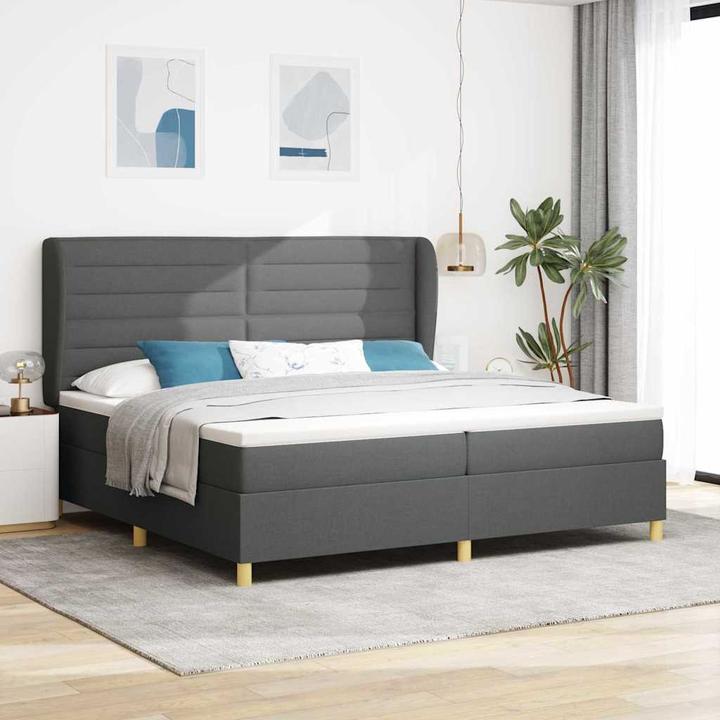 Gris foncé