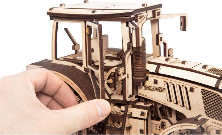 Produktbild Eco Wood Art Traktor Belarus-2022