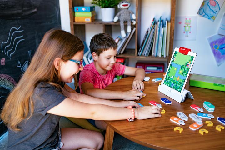 Immagine prodotto Play Osmo Starter Kit di codifica per iPad inclusa la base Osmo (Francese, Inglese)