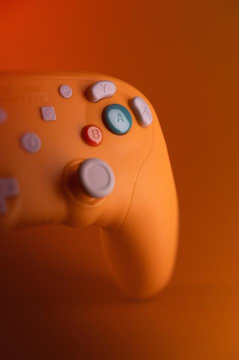 Actual product image Retro Fighters Retro-Fighters - BattlerGC 2.4G Controller - Orange (PC, Switch)