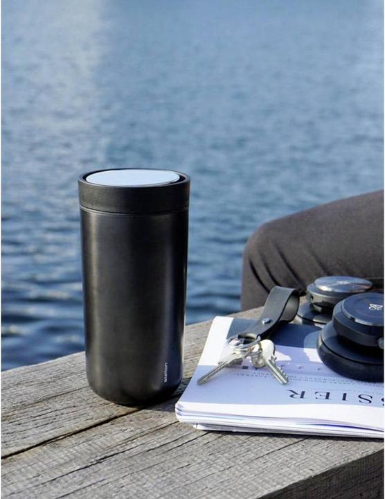 Produktbild Stelton To Go Click Thermobecher 0,4 l schwarzes Metall (0.40 l)