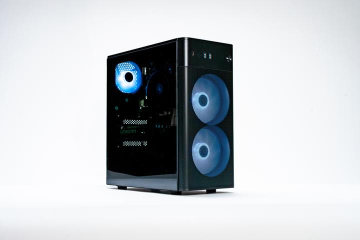 Image du produit Medion Recon E45 (AMD Ryzen 5 5500, 16 Go, 1000 Go, GeForce RTX 4060)