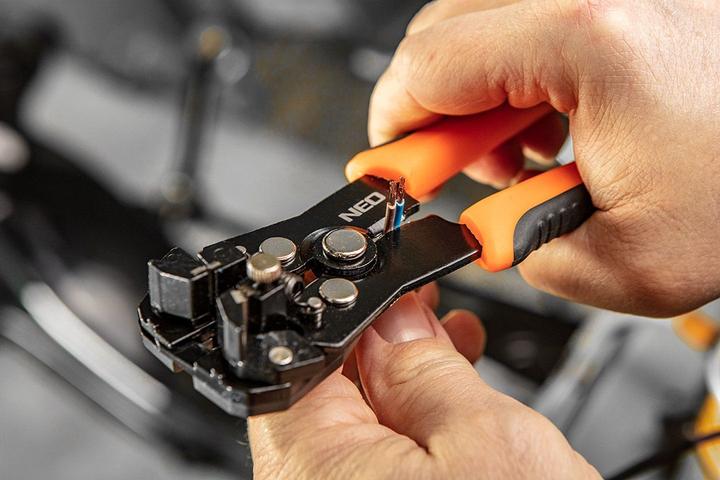 Actual product image Neo Tools Automatic wire stripper 200 mm, front (200 mm)
