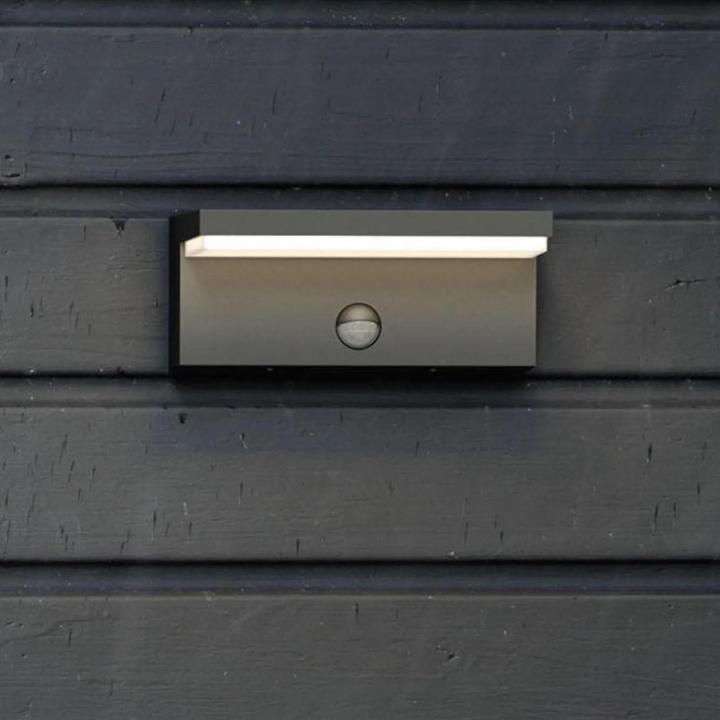 Actual product image Philips Bustan (800 lm, IP44)