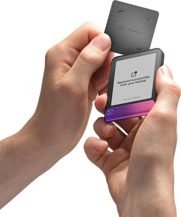 Image du produit Ledger Flex inkl. Recovery Key - Crimson Magenta (Bitcoin, Ethereum Classic, Cardano)