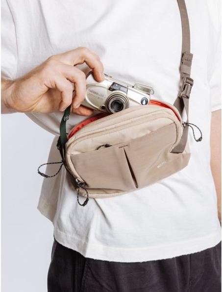 Actual product image Moment Take Sling 1.5L Desert (1.50 l)