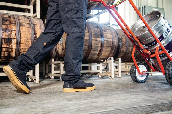 Actual product image Volcom S1P safety low shoe VM30117S1PS,Black,Size38 (S1P, 38)