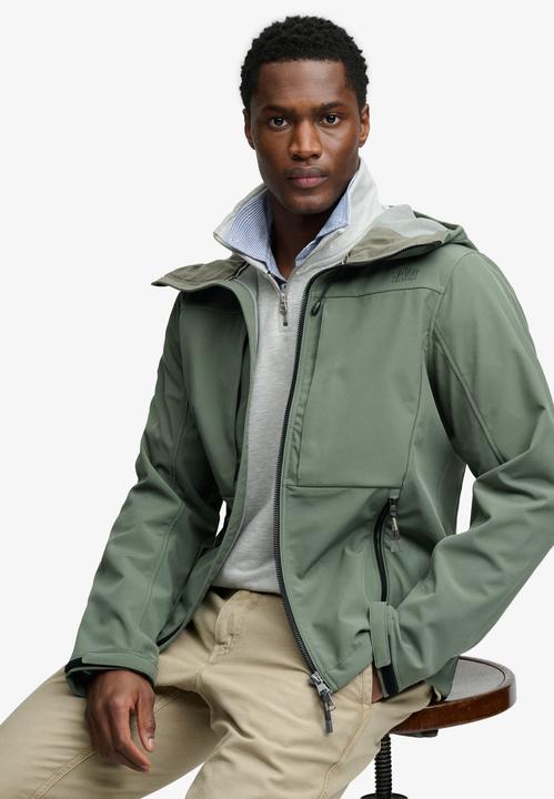 Immagine prodotto Superdry Softshell Trekker Jacke mit Kapuze (M)