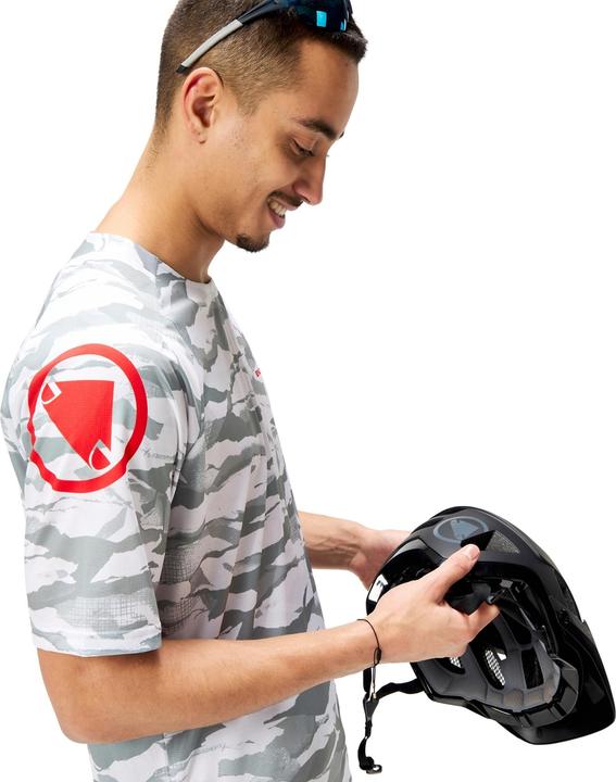 Actual product image Endura Mountain Camo LTD (L)