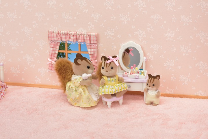 Actual product image Sylvanian Families Bedroom Vanity Set