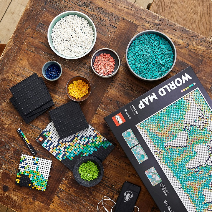 Actual product image LEGO World map (31203, LEGO Art, LEGO Rare Sets)