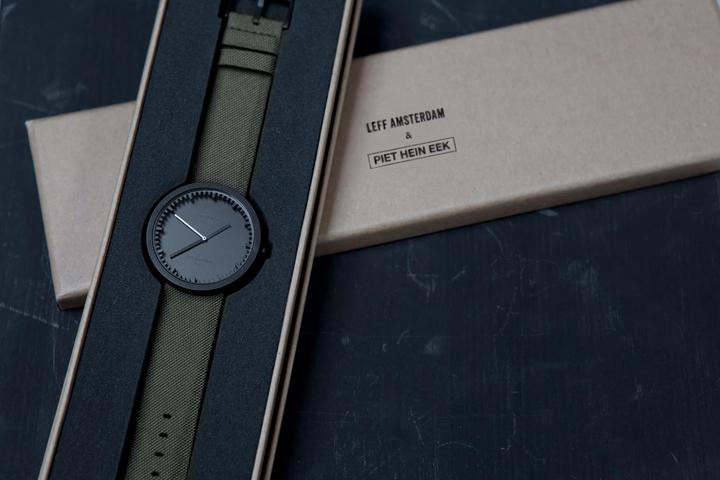 Produktbild Leff Amsterdam Tube D (Analoguhr, 42 mm)
