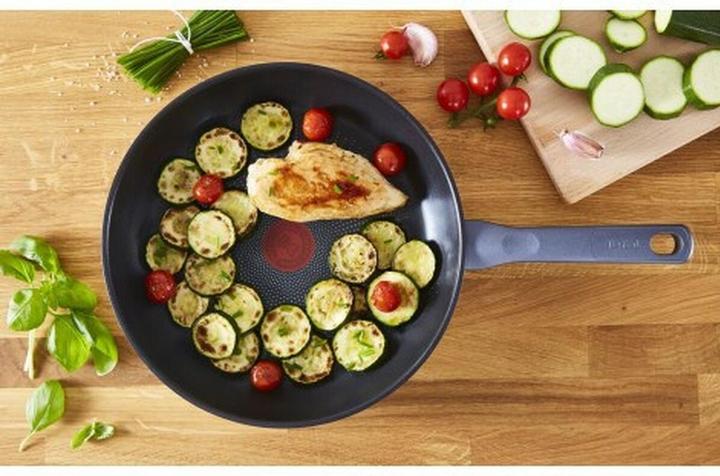 Actual product image Tefal G7300455 (24 cm, Frying pan, Stainless steel)
