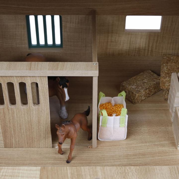Actual product image Sombo Stable with 7 horse boxes