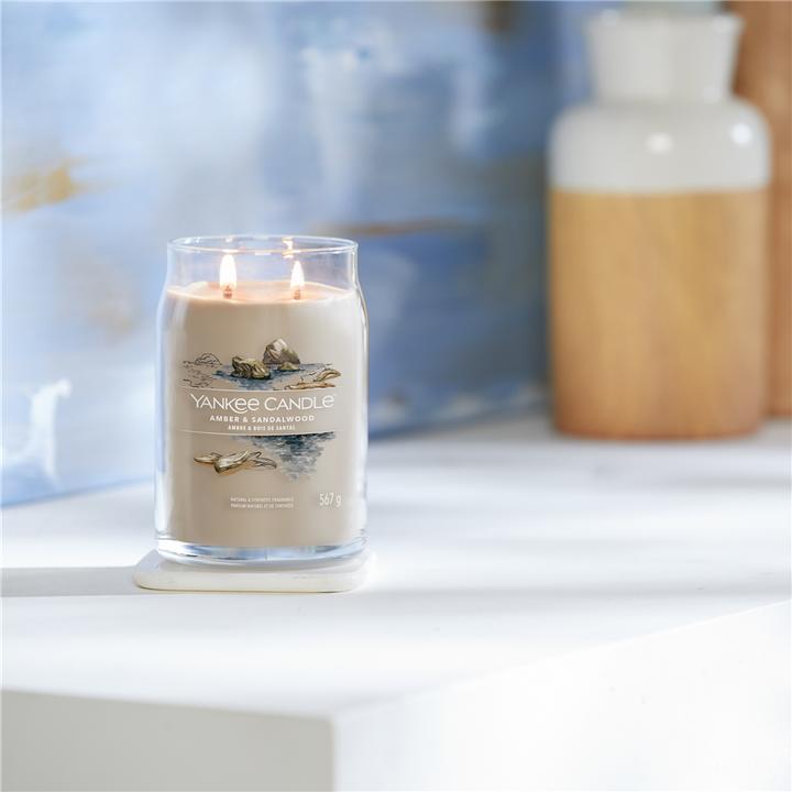 Actual product image Yankee Candle Amber & Sandalwood Signature Large Jar Scented Candle