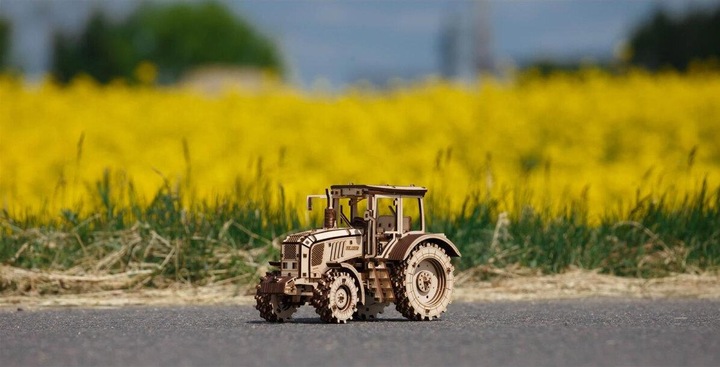 Produktbild Eco Wood Art Traktor Belarus-2022