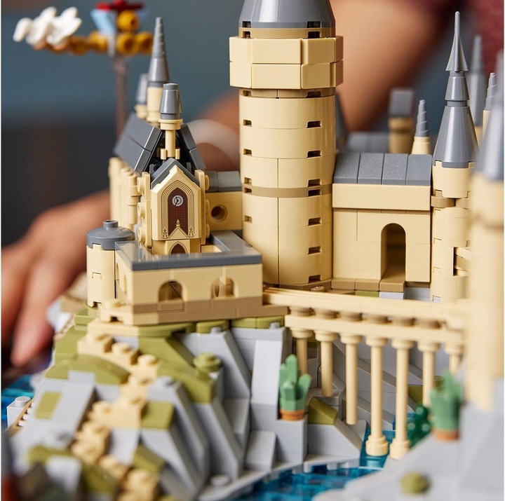 Actual product image LEGO Hogwarts Castle and Grounds (76419, LEGO Harry Potter)