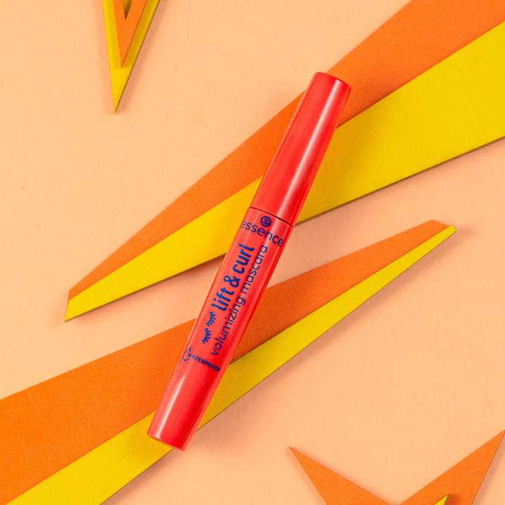 Actual product image essence Lift and curl volumizing mascara Black (Black)