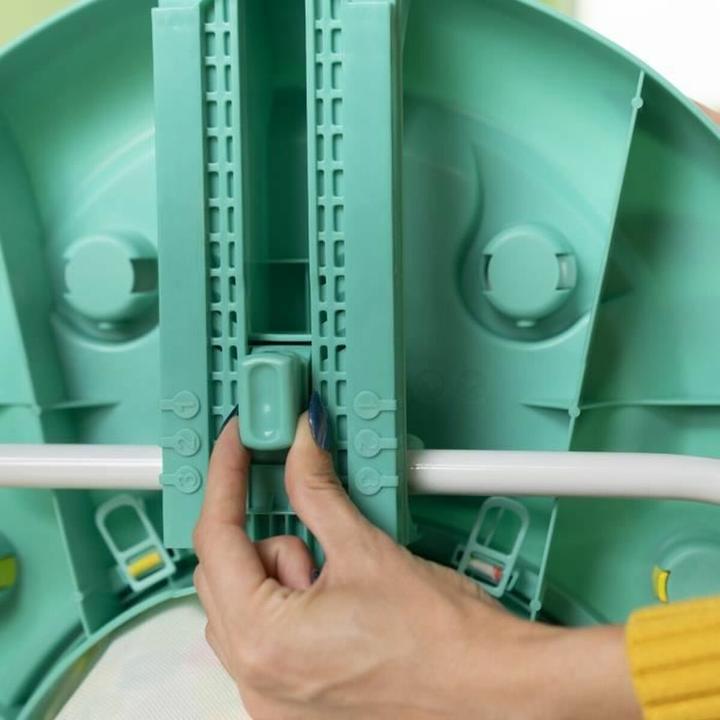 Actual product image Bright Starts Gehhilfe auf Rädern Bunt tiere