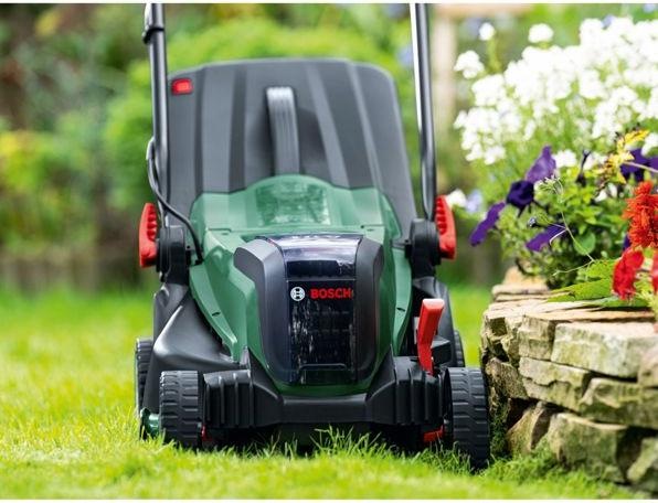 Image du produit Bosch Home & Garden UniversalRotak (Fonctionnement sur batterie)