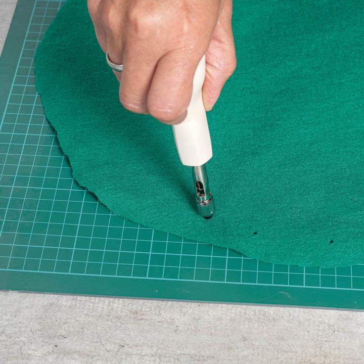 Actual product image Magni 520058 - Craft felt, with fine wool quality, 1 roll approx. 45 cm x 5 m, fir green, adhesive stain (150 g/m², 1 x)