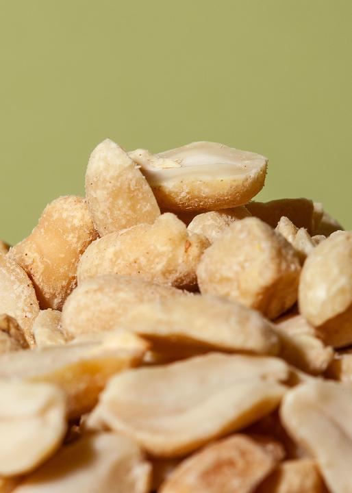 Actual product image KoRo Geröstete Erdnusskerne (1000 g)