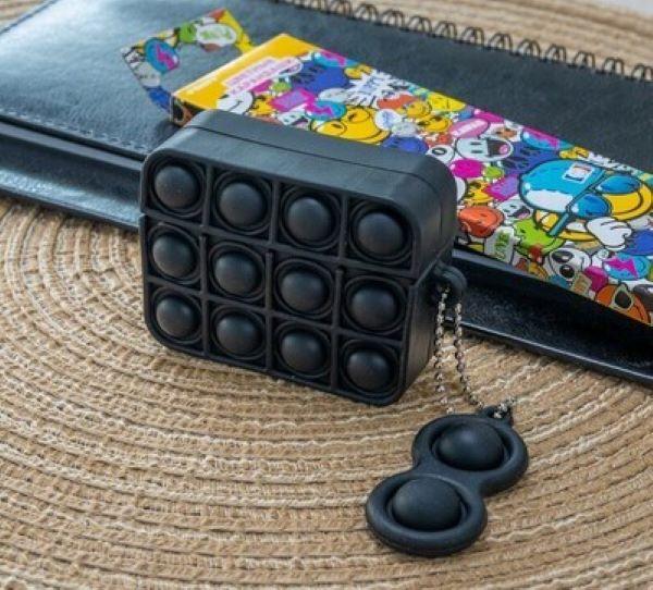 Immagine prodotto Ambiance1 AirPods Pro Custodia Pop it Fidget Nero No.02.4 (Manicotto per cuffie)