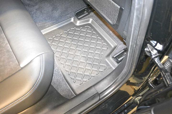 Produktbild Aristar Allwetter Fussmatten für BMW 3er / X-Drive / X-Drive Touring / Plug-in Hybrid (G20, G21,G80) ab 03.2 (1 Set à 3 Fussmatten)