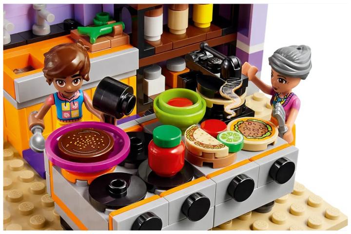 Actual product image LEGO Heartlake City Community Kitchen (41747, LEGO Friends)