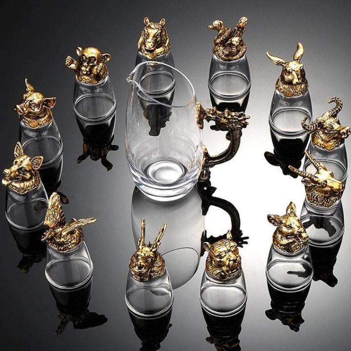 Produktbild JTI Chinesisches Sternzeichen, Dekanter mit 12 Gläsern - Gold