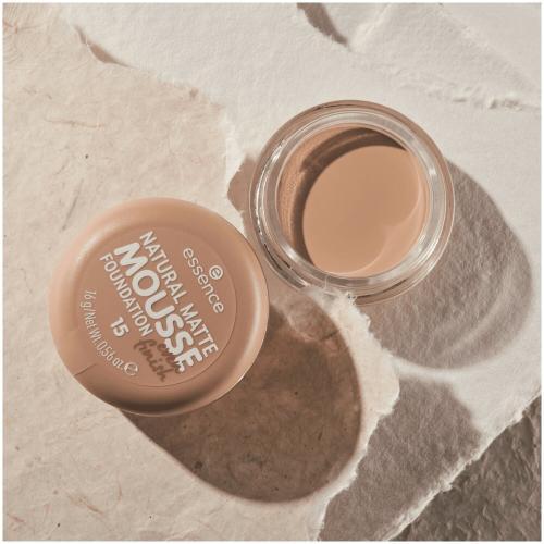 Produktbild essence Foundation Mousse Natural Matte Mousse 15 (15)