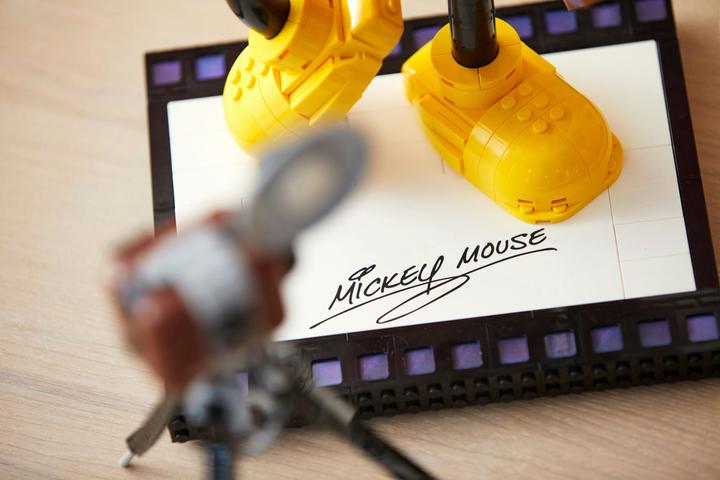 Image du produit LEGO Mickey Mouse et Minnie Mouse (43179, LEGO Disney, LEGO difficiles à trouver)