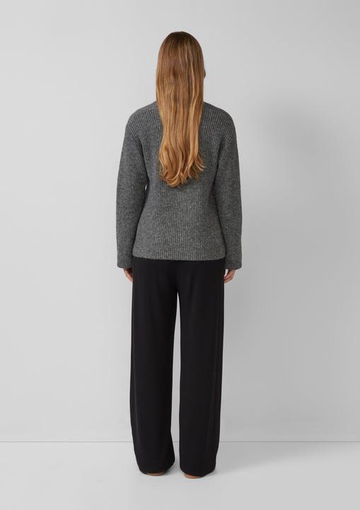 Produktbild s.Oliver Strickpullover Weicher Strickpullover im Relaxed Fit mit V-Ausschnitt (36)